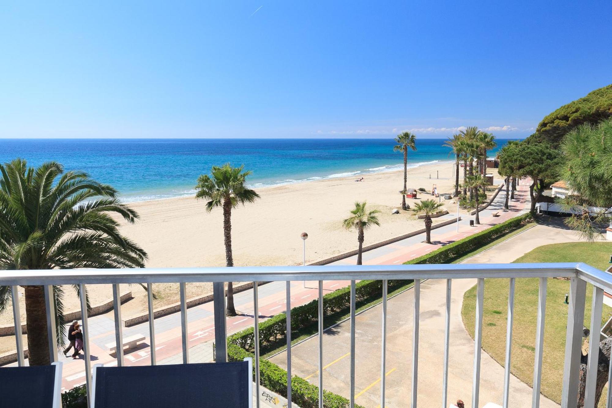 Uhc Dms Family Apartments Cambrils Esterno foto