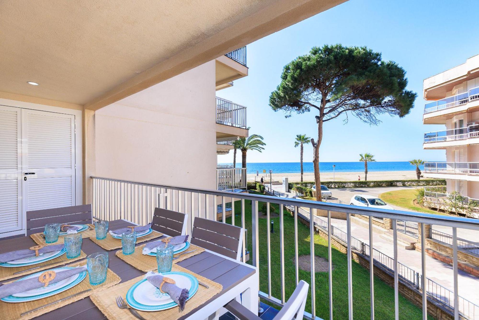 Uhc Dms Family Apartments Cambrils Esterno foto