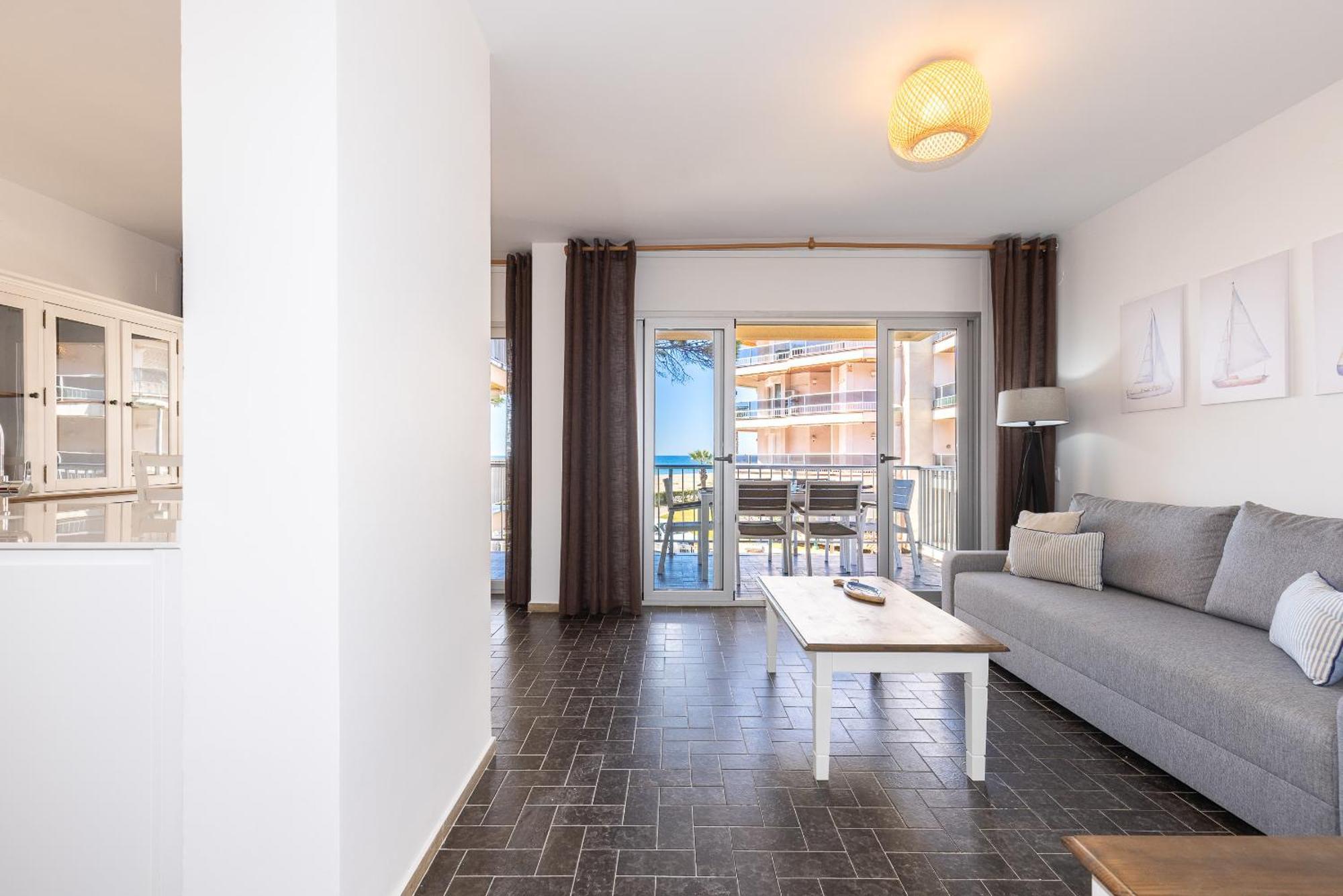 Uhc Dms Family Apartments Cambrils Esterno foto
